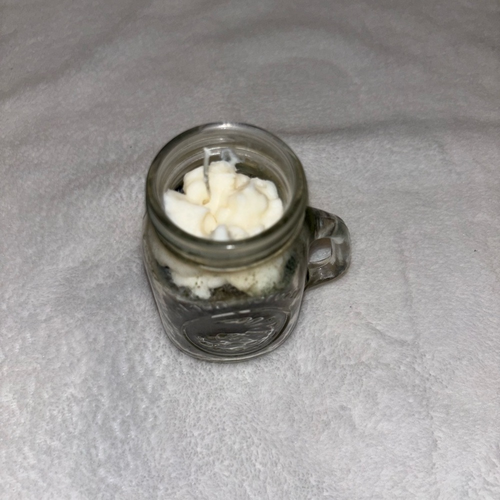 Mini candle!🕯️ - Picture 2 of 2